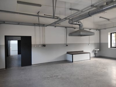  / 18 Remont budynku warsztatowego nr 55 w kompleksie wojskowym w Darłowie