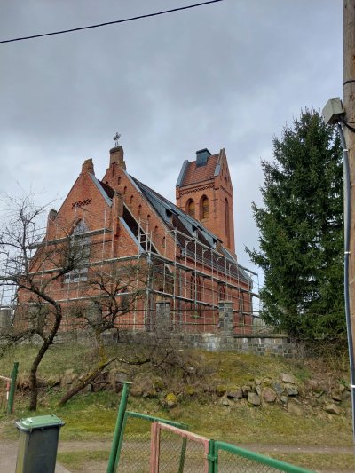  / 4. Renowacja zabytkowego kościoła w Juchowie - marzec 2025