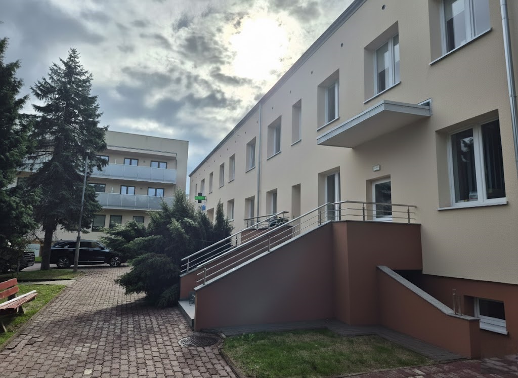 Poprawa efektywności energetycznej budynku użyteczności publicznej – Ośrodek Zdrowia w Ustroniu Morskim