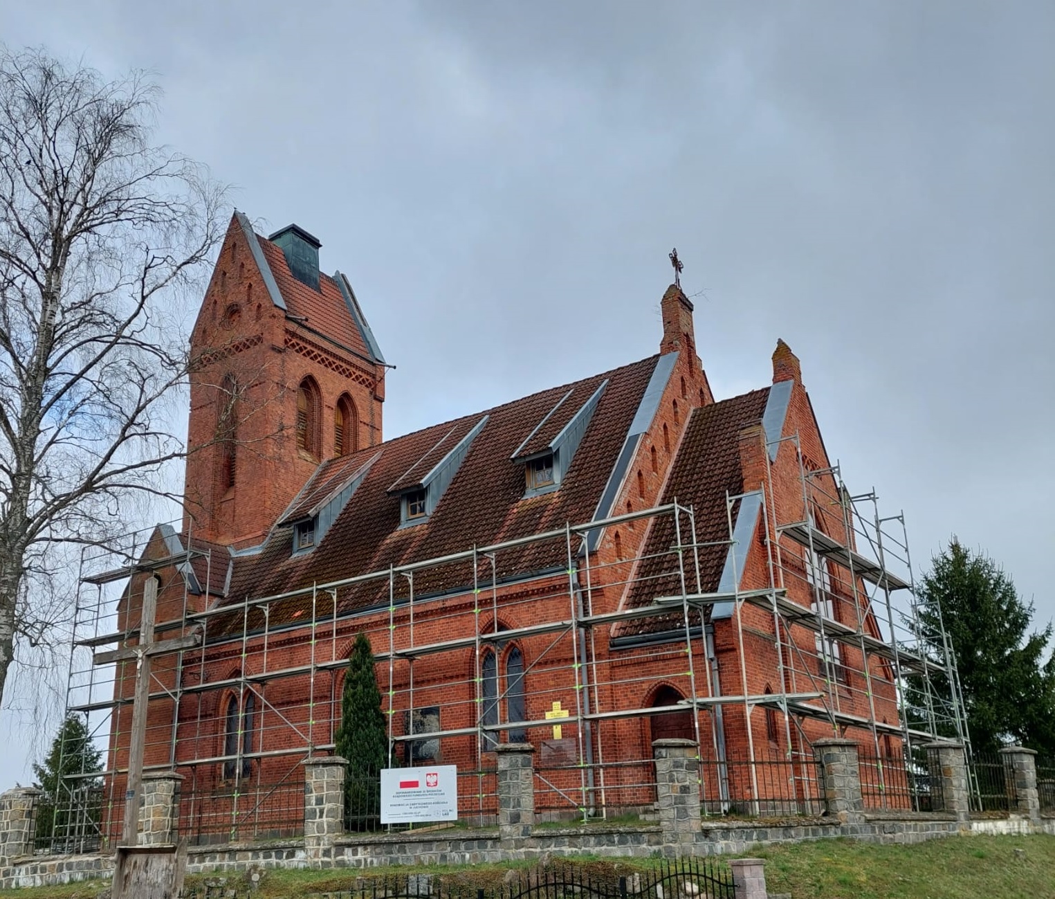Renowacja zabytkowego kościoła filialnego w Juchowie, Gmina Borne Sulinowo.