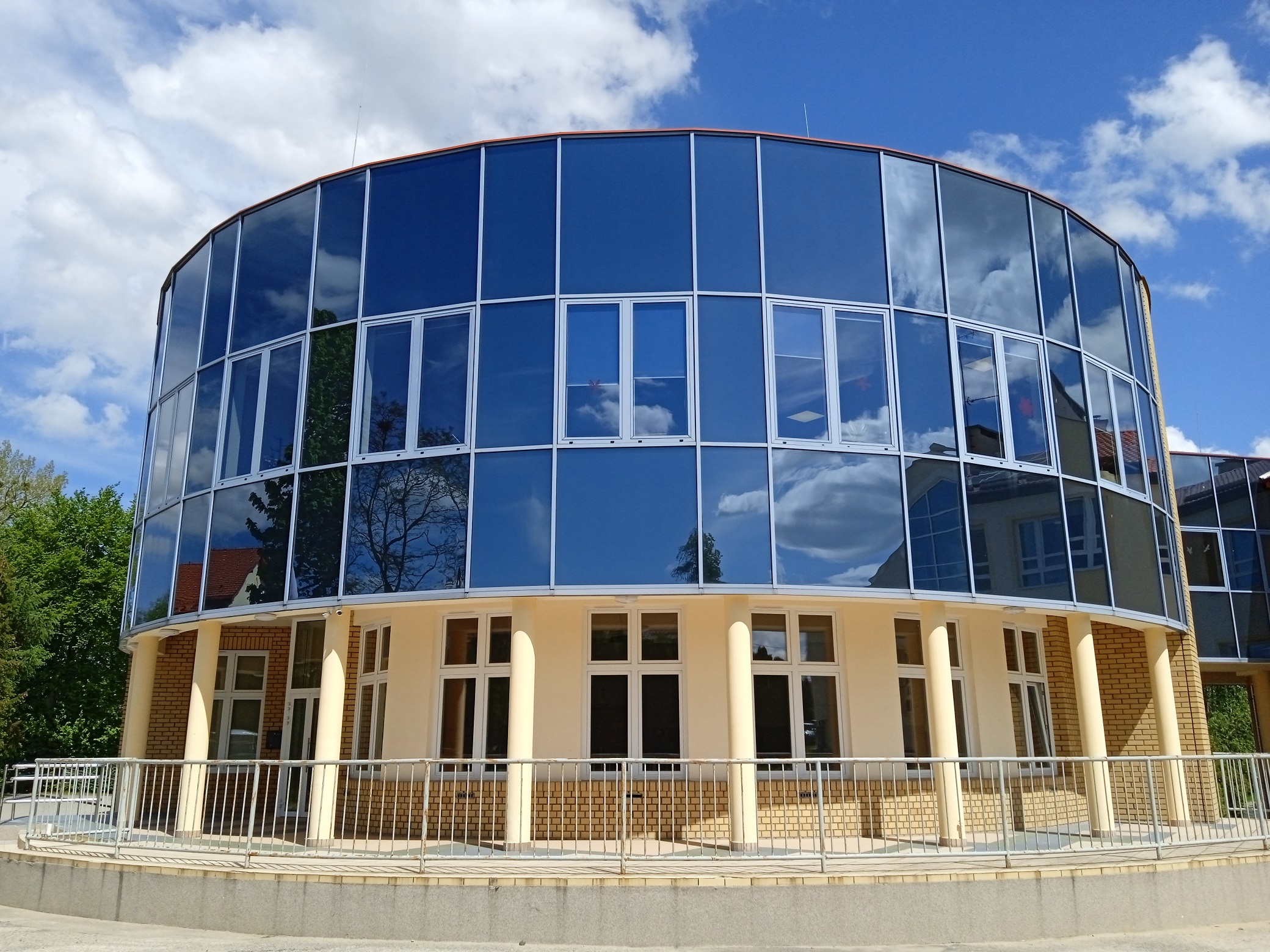  Termomodernizacja 4 budynków Szkoły Podstawowej w Kobylnicy